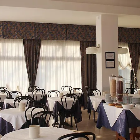 Отель Grand Meeting 3*