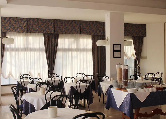 מלון Grand Meeting 3*