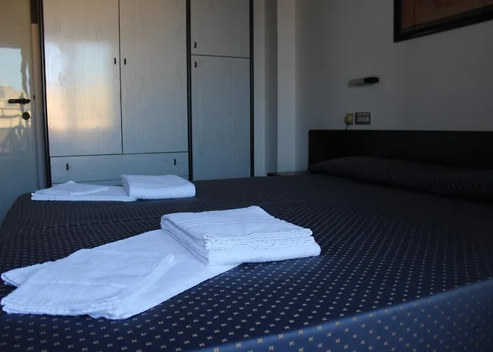 Grand Meeting מלון